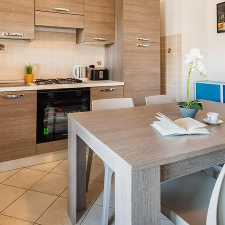 Welcomely - Piazza Dei Mercati Apartment *